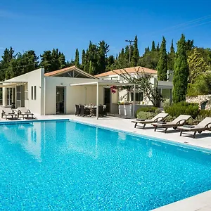 Aloni - Contemporary With Private Pool & Sea Views, Fiskardo Villa Matsoukata
